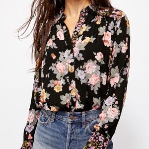 Free People Hold On To Me Printed Top Size Large